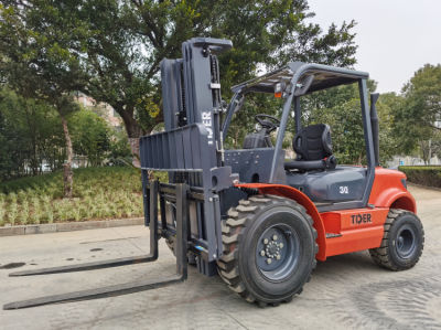 MONTACARGAS XIAMEN TDER 3 TON TODO TERRENO RTD30-2WD